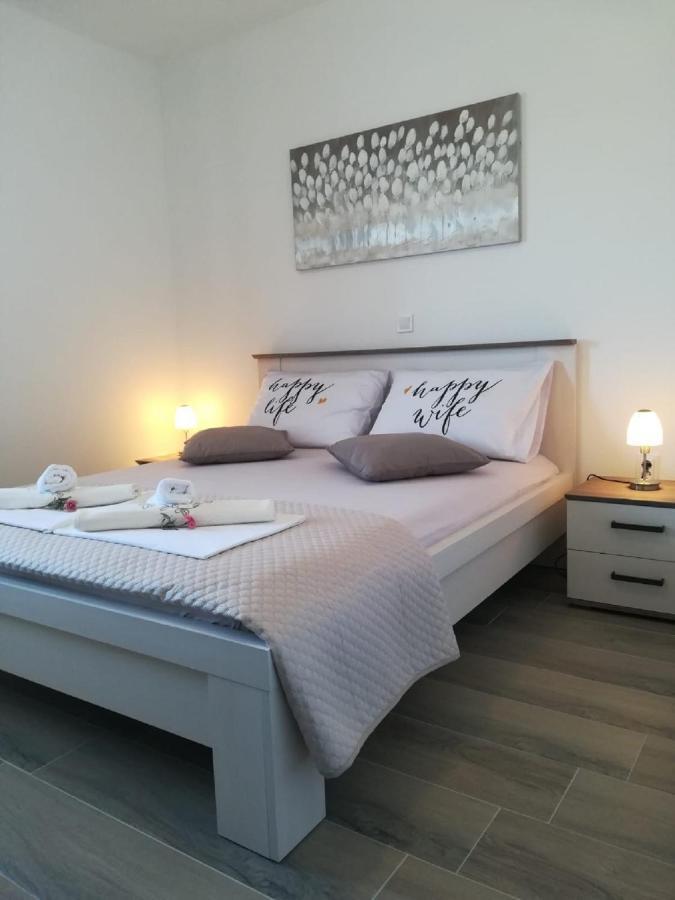 Apartment Villa Bijele Stijene Karlobag Zewnętrze zdjęcie